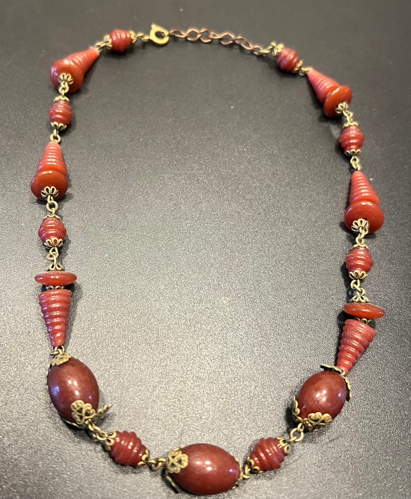 Vintage carneool kralen ketting in goudkleur setting.Apart!, Sieraden, Tassen en Uiterlijk, Ophalen of Verzenden, Overige materialen