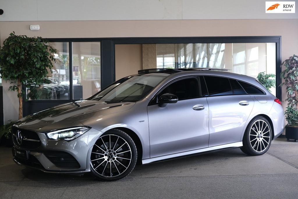 Mercedes-Benz CLA-klasse Shooting Brake 200 AMG DCT Pano Nig, Auto's, CLA, Gebruikt, Zwart, 4 cilinders