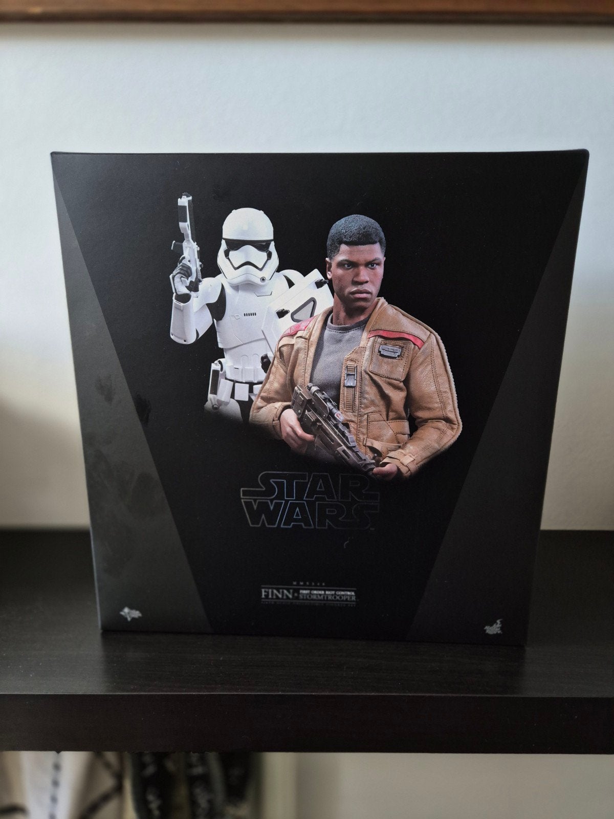 Star Wars Finn & Riot Trooper Hot Toys 1/6 scale figuren, Ophalen of Verzenden, Zo goed als nieuw, Replica