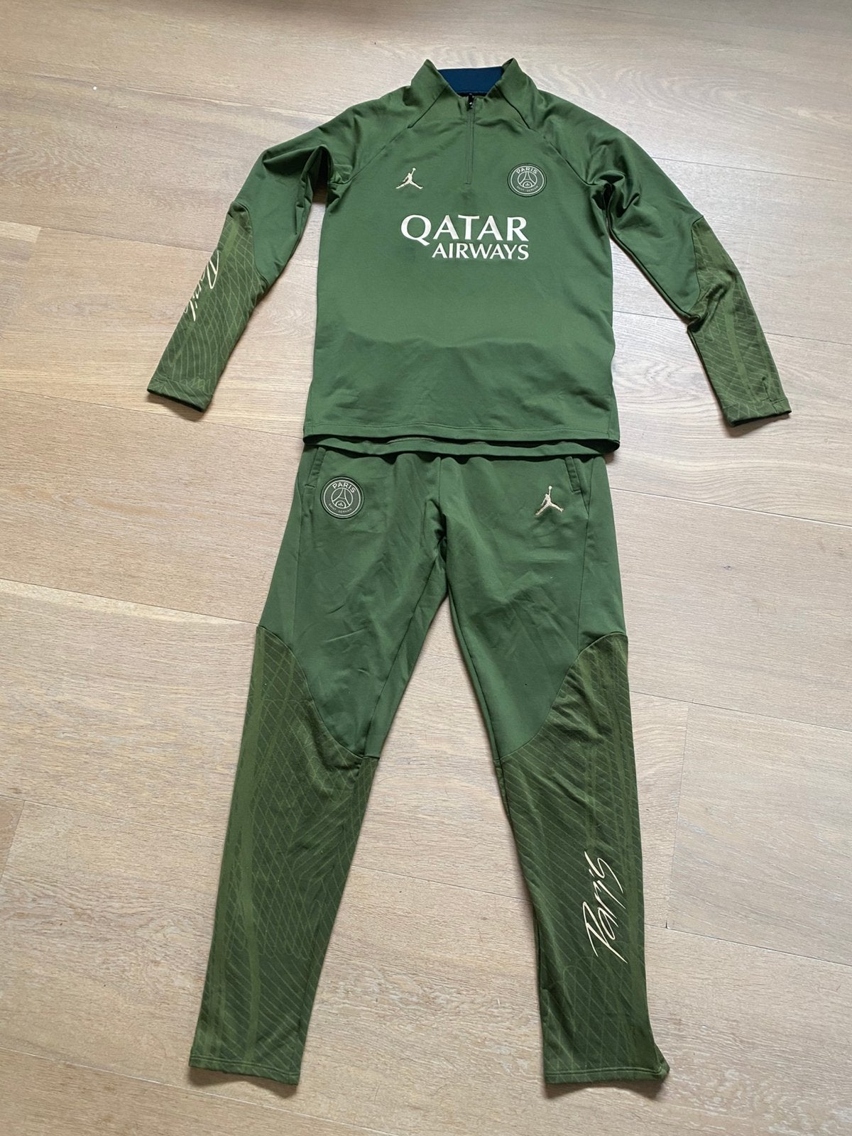 NIKE Trainingspak, Maat XS of kleiner, Ophalen of Verzenden, Zo goed als nieuw, Trainingspak