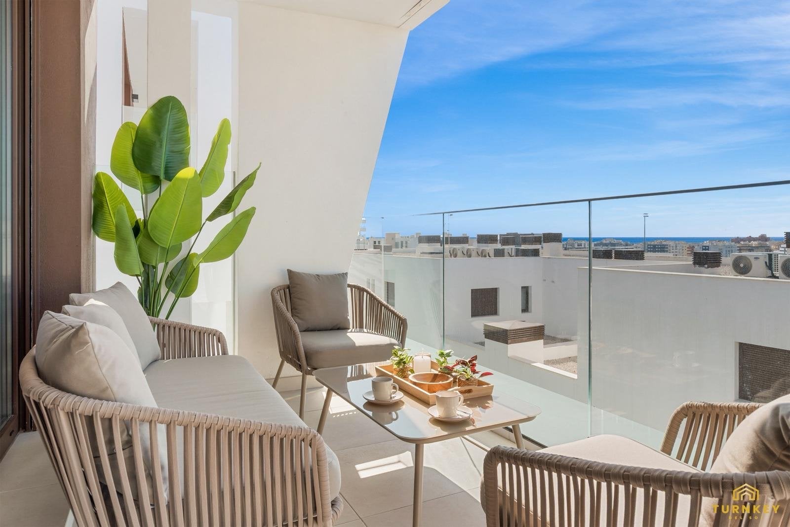 Te huur nieuw appartement Atica Breeze Estepona, Zwembad