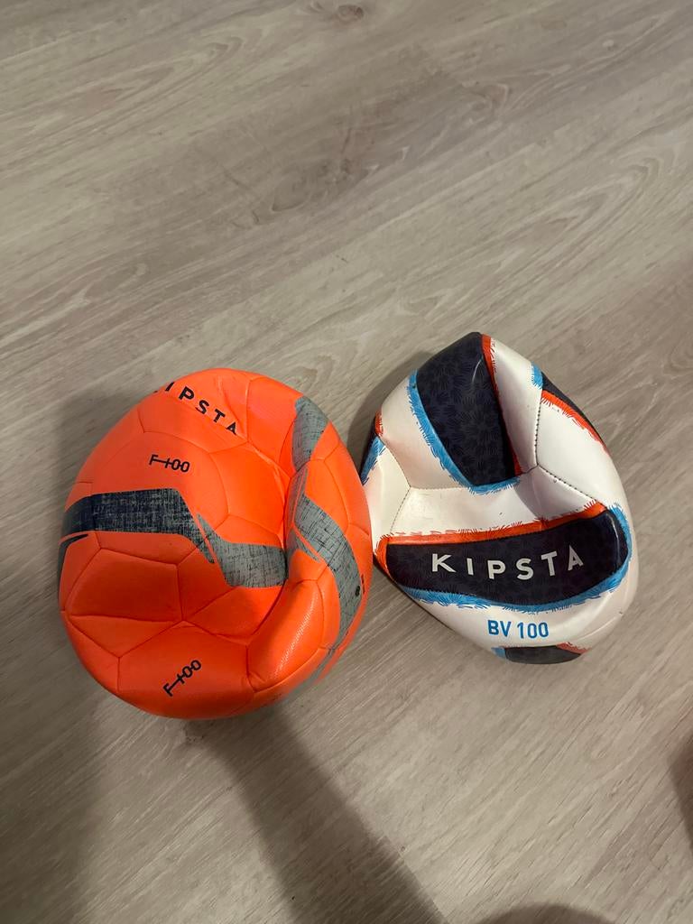 Voetbal en volleybal set - Decathlon Kipsta, Ophalen of Verzenden, Gebruikt, Bal