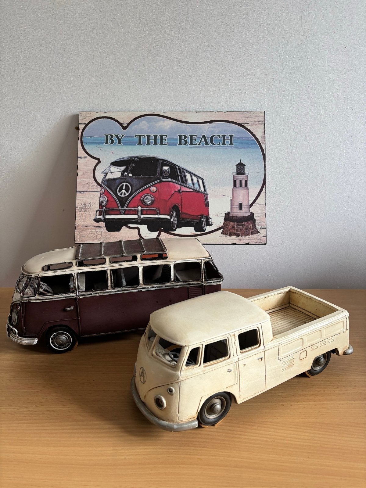 Set van 2 VW Busjes en 'By the Beach' Bord, Gebruikt, 1:50 of kleiner, Auto, Ophalen