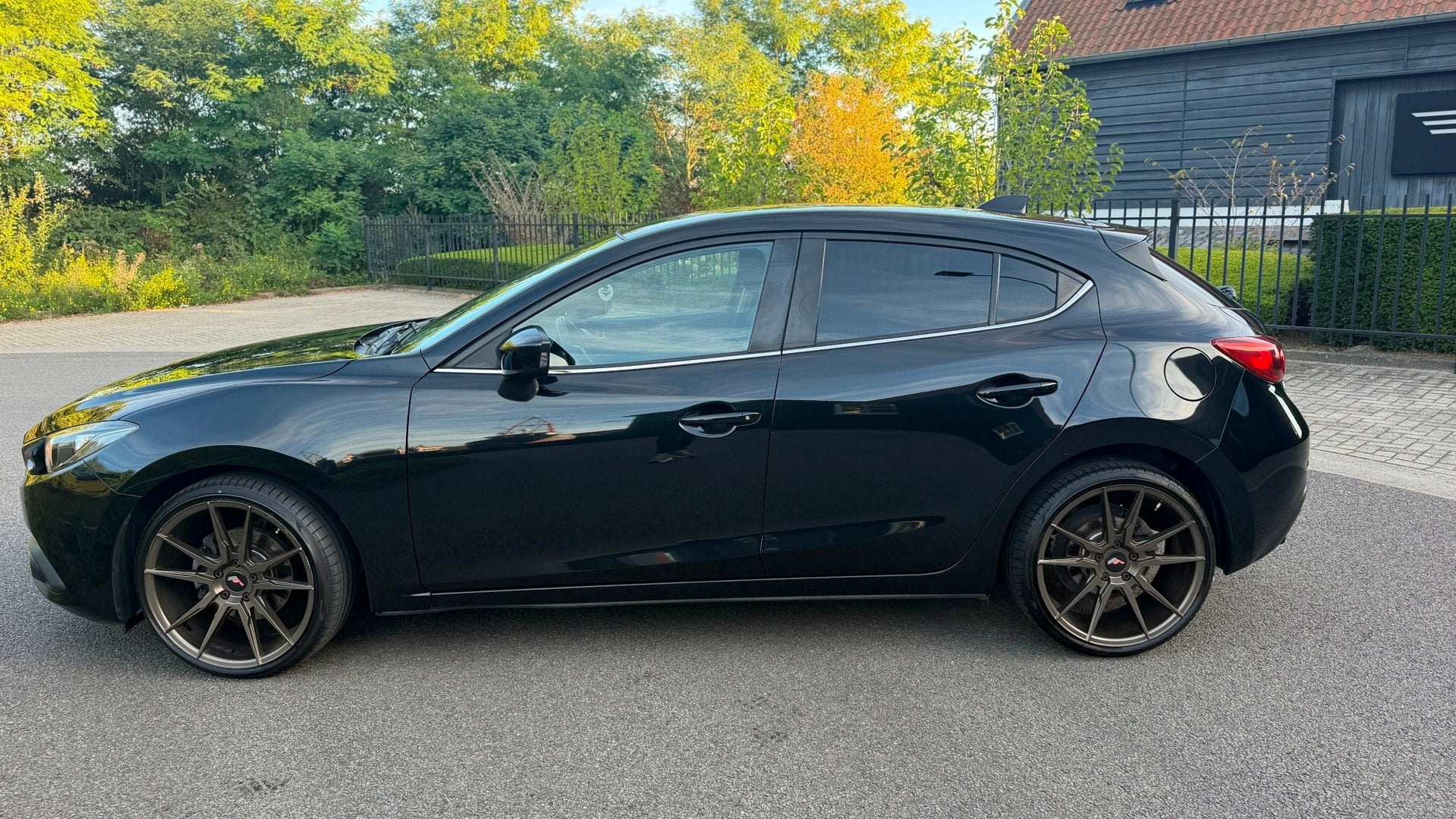 Mazda 3 2.0 TS 170 PK AIRCO/ECC NAVIGATIE 19" VELGEN, Voorwielaandrijving, Stof, Gebruikt, Zwart