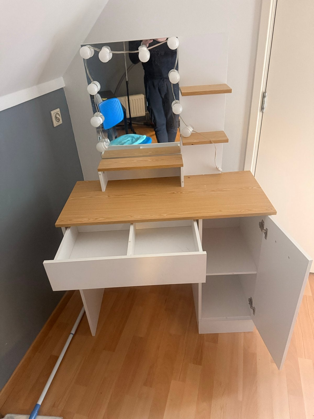 Kaptafel met spiegel en verlichting, Ophalen, Zo goed als nieuw, Hout, 100 tot 150 cm