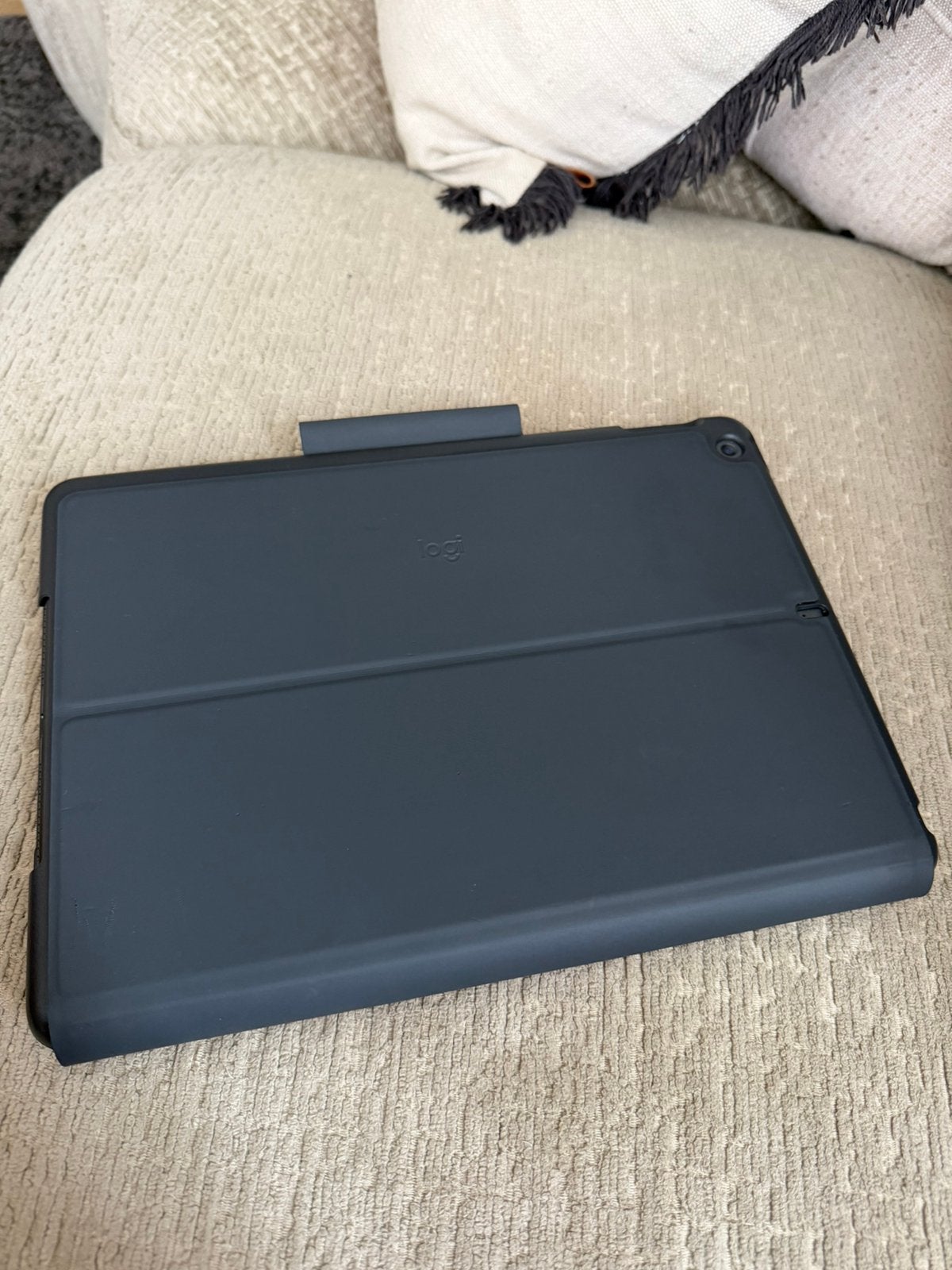 Logitech Slim Folio iPad hoes - Zo goed als nieuw!, Ophalen, Zo goed als nieuw, 10 inch, Bescherming voor- en achterkant