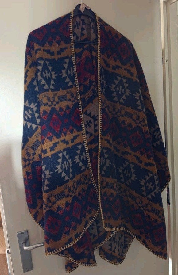 Forever 21 Aztec Print Poncho - One Size, Forever 21, Ophalen of Verzenden, Zo goed als nieuw