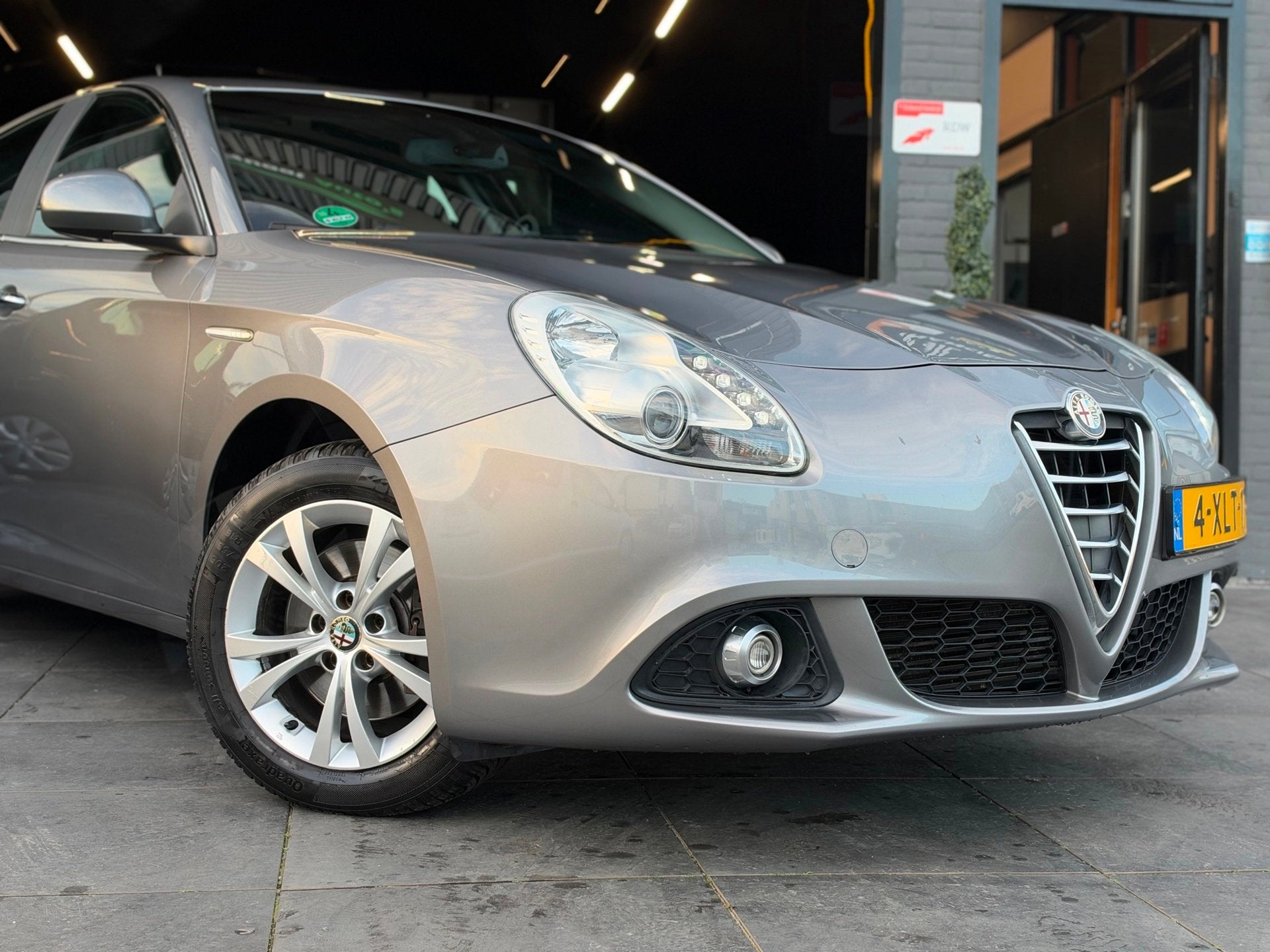 Alfa Romeo Giulietta 1.4 T Distinctive Lusso|Automaat|Navi|, Auto's, Stof, 4 cilinders, Met garantie (alle), Origineel Nederlands