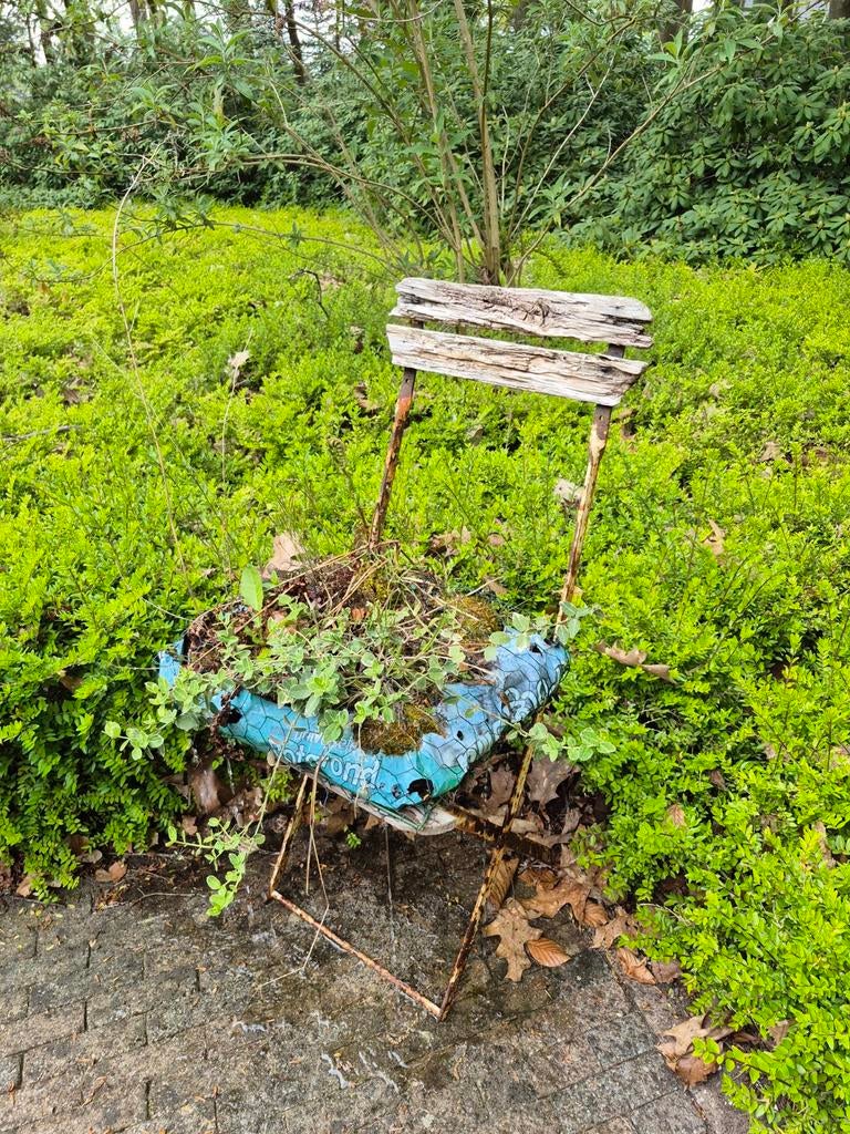 Gratis twee planten bistrostoeltjes, Tuin en Terras, Ophalen, Rond, Metaal