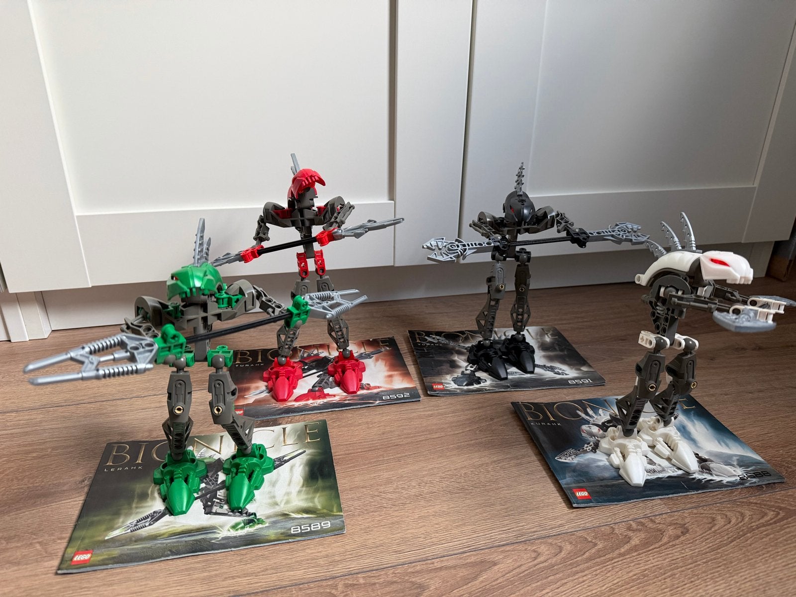 Lego Bionicle Rahkshi - 4 complete sets met instructies, Gebruikt, Bionicle, Lego, Ophalen of Verzenden