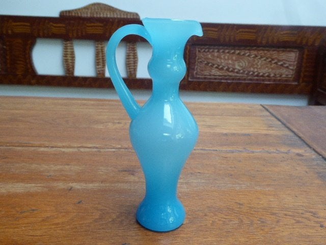 Vintage opaline vaasje – karafje in blauw, 18 cm., Ophalen of Verzenden