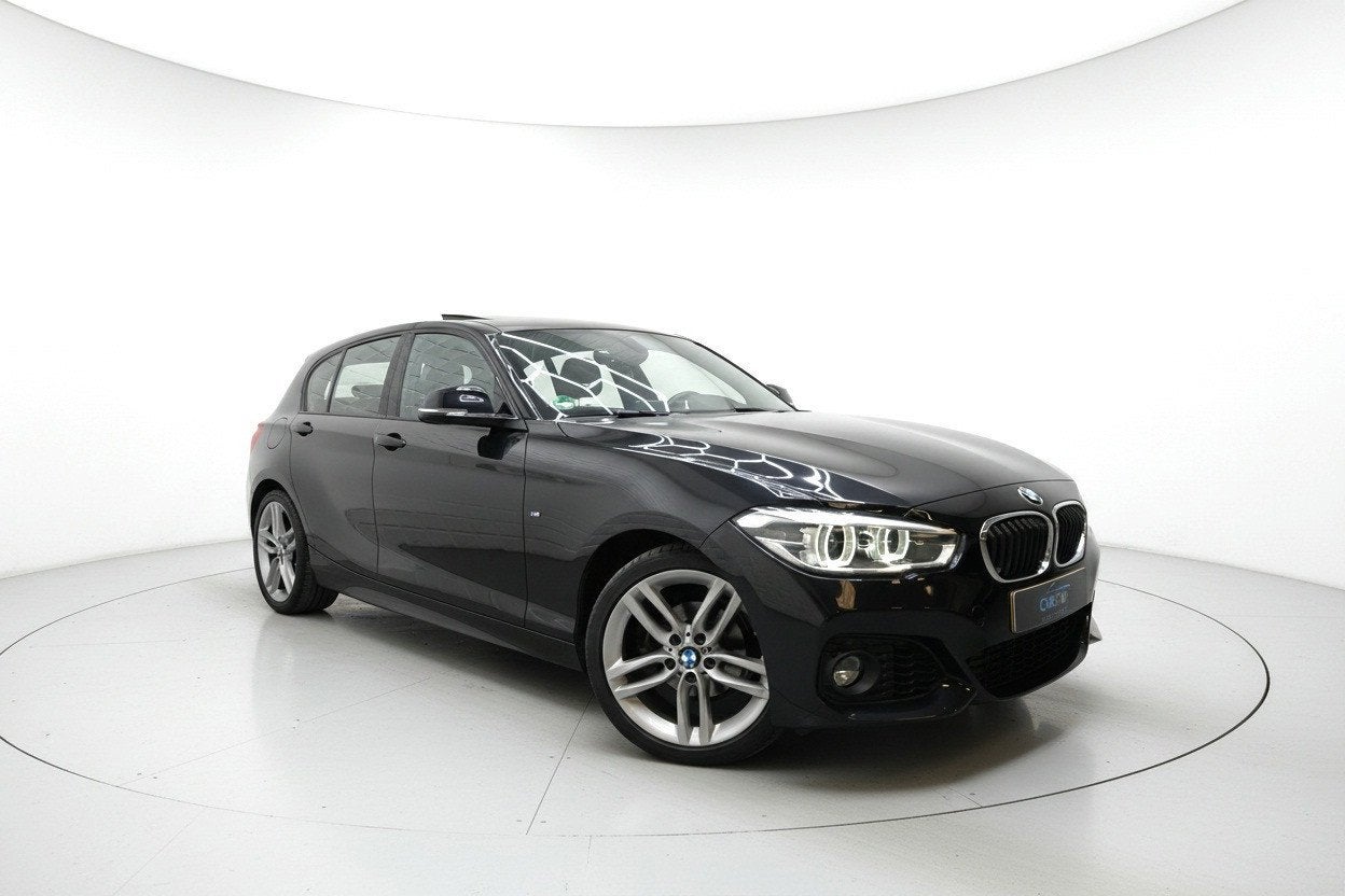 BMW 1-serie 118i M SPORT LEER PDC SCHUIFDAK STOELVER NAP, Gebruikt, Zwart, Bedrijf, 650 kg