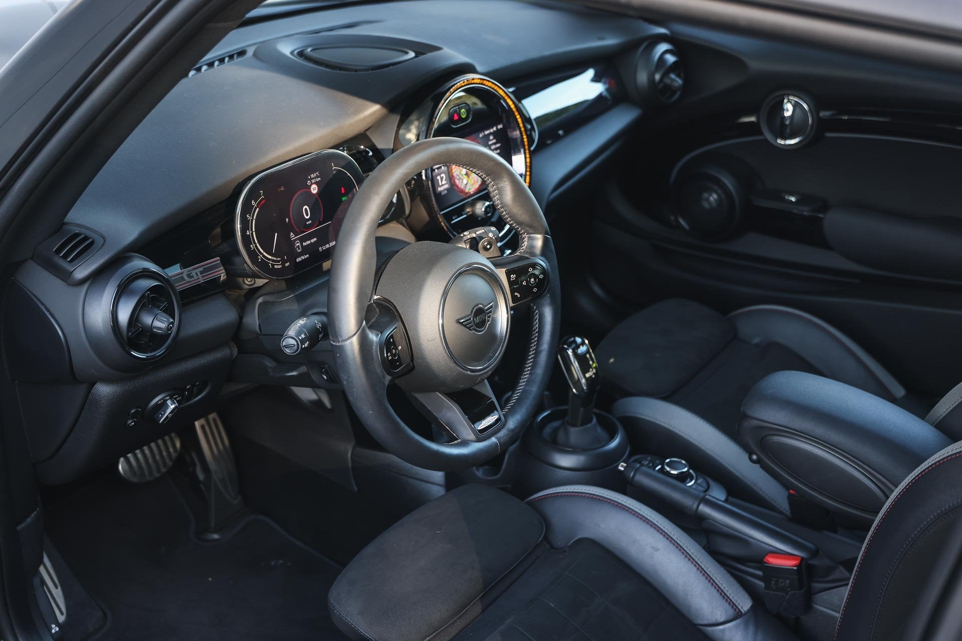 MINI Hatchback Cooper S Rockingham GT Automaat / Panoramadak, Gebruikt, Met garantie (alle), Leder en Stof, Zwart