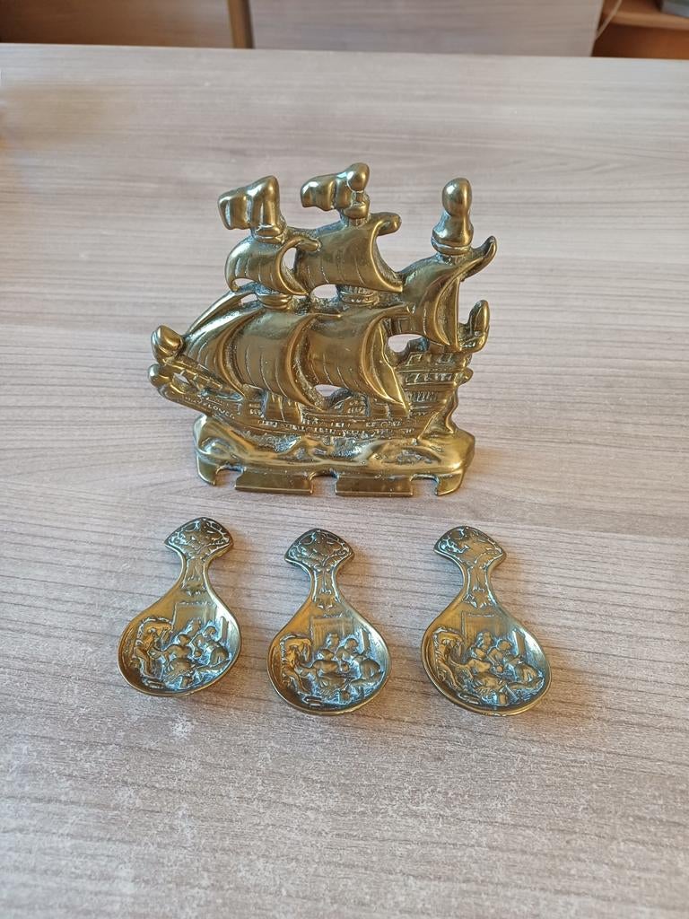 Messing scheepje met 3 lepeltjes - decoratief, Antiek en Kunst, Ophalen of Verzenden, Koper