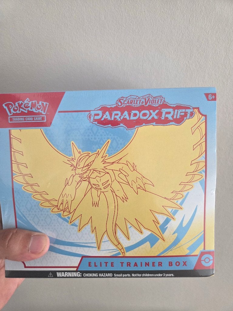 Paradox rift etb elite trainer box, Hobby en Vrije tijd, Verzamelkaartspellen | Pokémon, Ophalen of Verzenden, Nieuw
