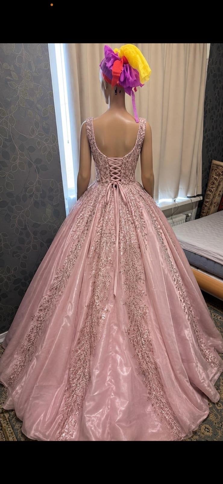 Prachtige Roze Galajurk met Borduurwerk en Vetersluiting, Kleding | Dames, Gelegenheidskleding, Maat 38/40 (M), Galajurk, Ophalen of Verzenden