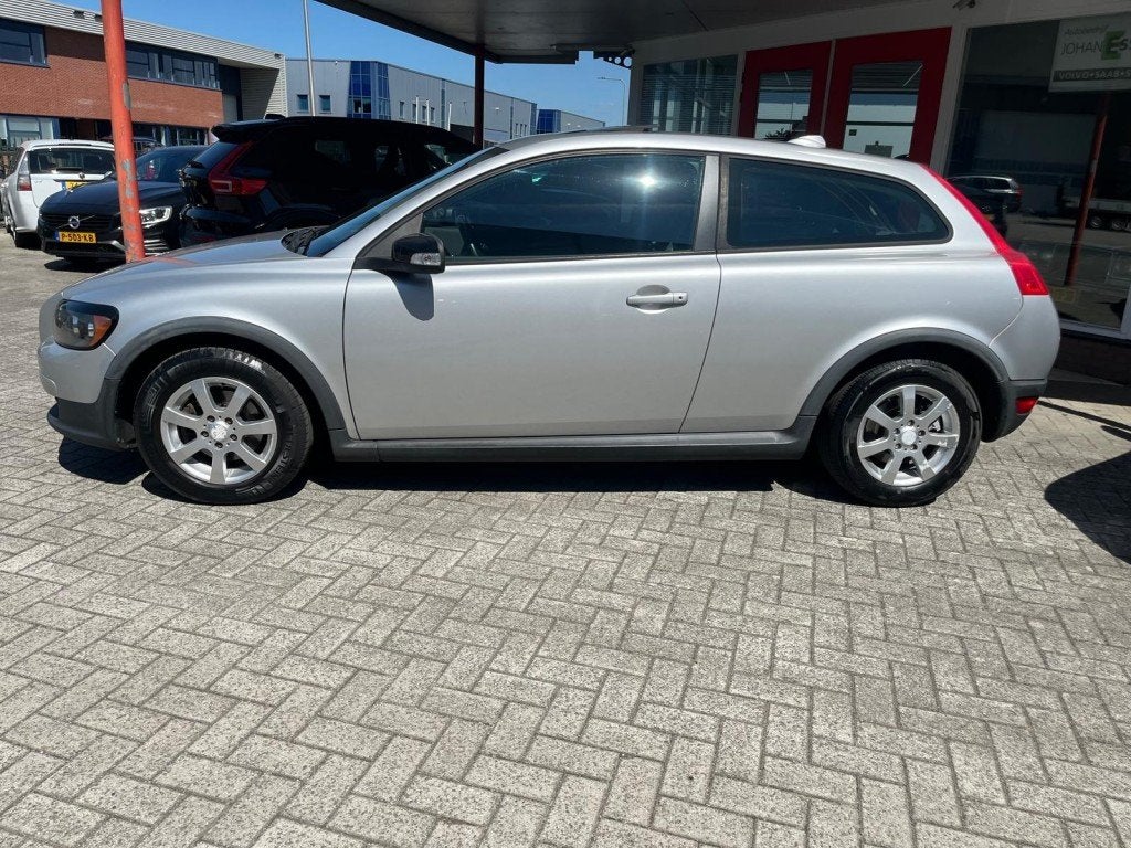 Volvo C30 1.8 125PK Kinetic  Nieuwe APK  Dakraam  Airco, Voorwielaandrijving, 125 pk, Gebruikt, 4 cilinders