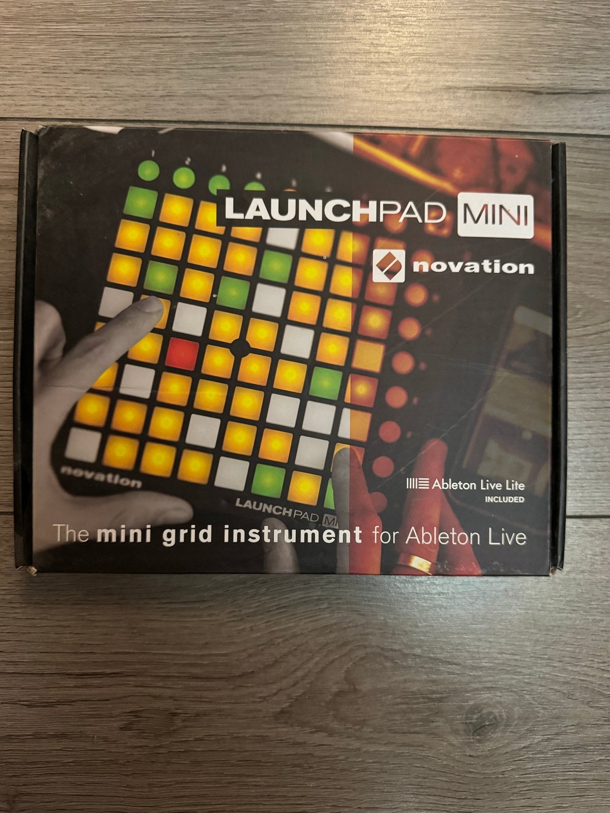 Novation Launchpad Mini - Nauwelijks gebruikt, Muziek en Instrumenten, Synthesizers, Ophalen, Novation, Overige aantallen, Zo goed als nieuw
