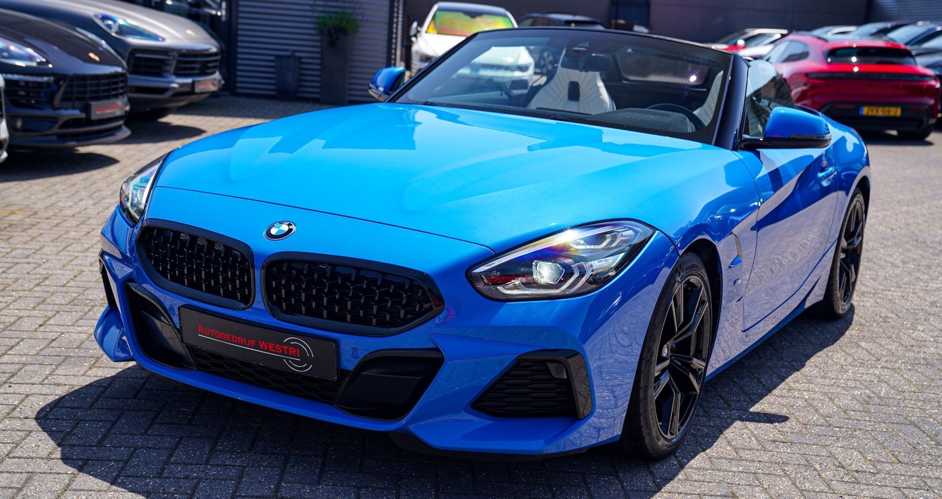 Foto 3 van BMW Z4 Roadster SDrive20i High Executive