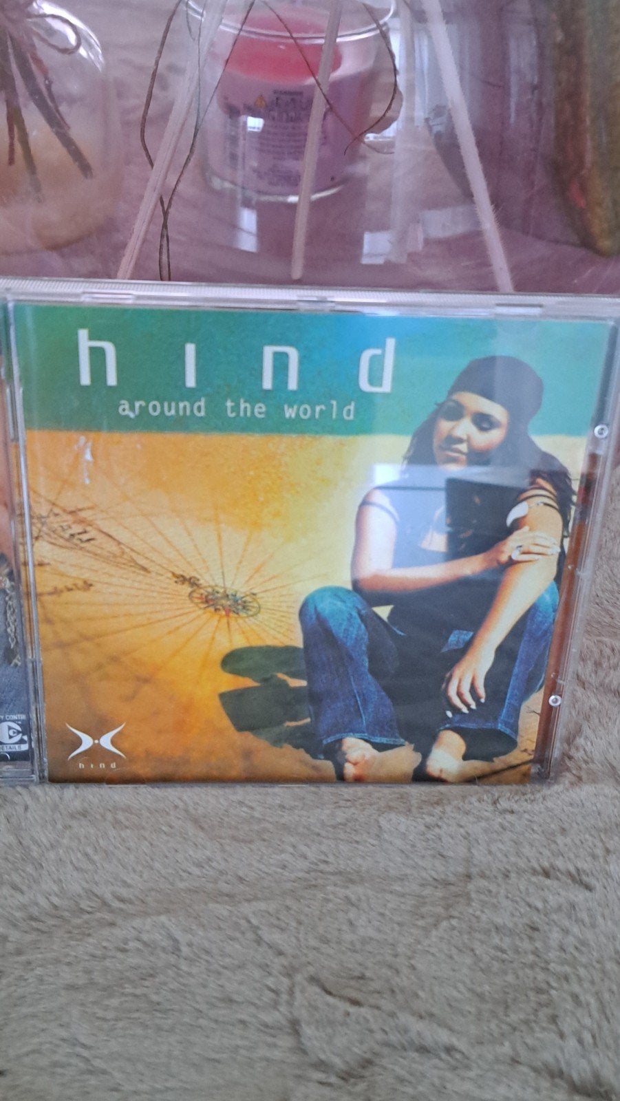 Cd HIND  ,around the world,, Pop, Ophalen of Verzenden, Zo goed als nieuw, Album