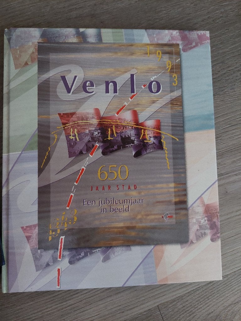 boek 650 jaar venlo, Boeken, Geschiedenis | Stad en Regio, Ophalen of Verzenden, Zo goed als nieuw