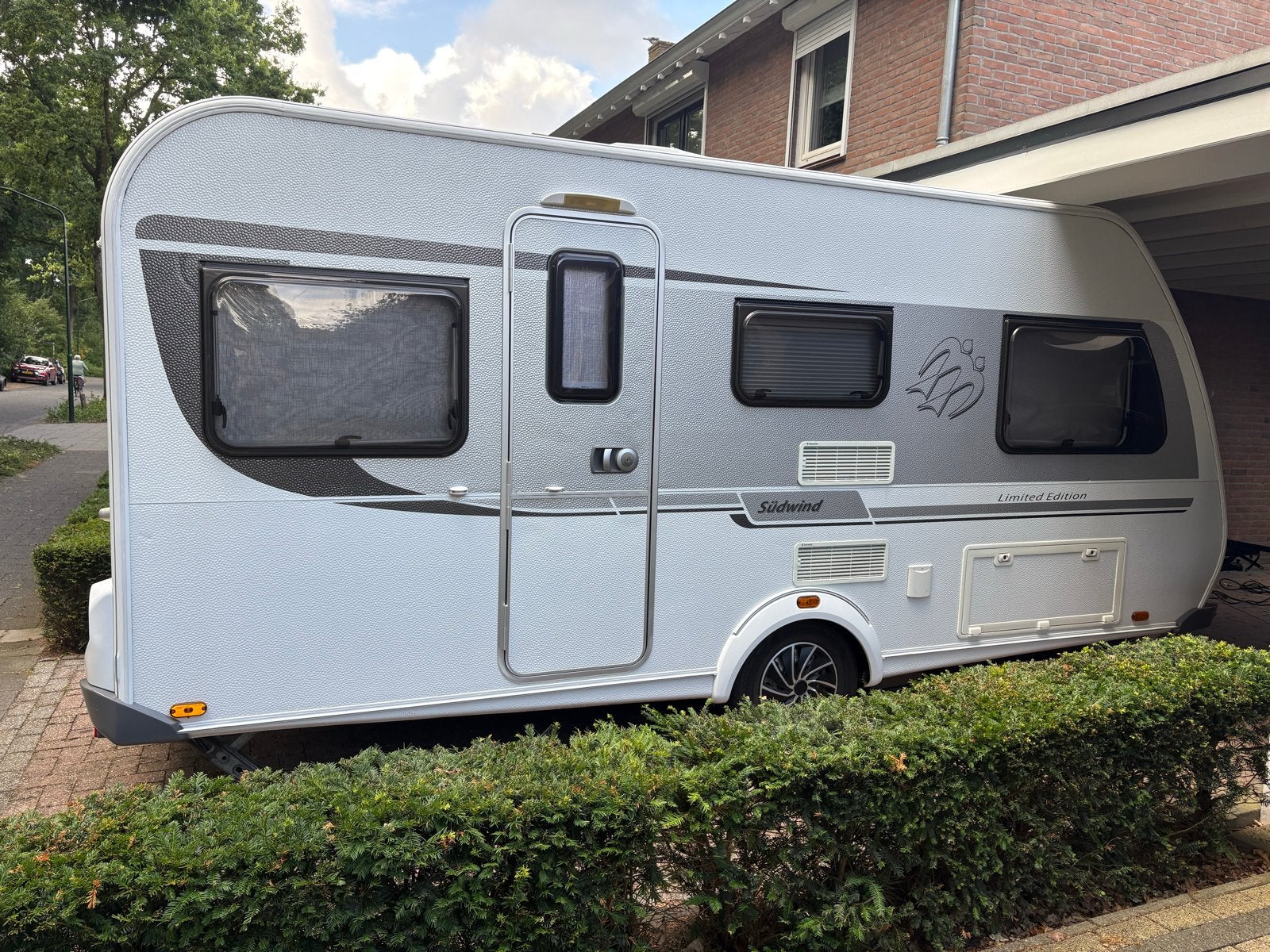 Knaus Südwind 460 EU met mover voortent erker luifel en ATC, Rondzit, Airco, Particulier, 5 tot 6 meter