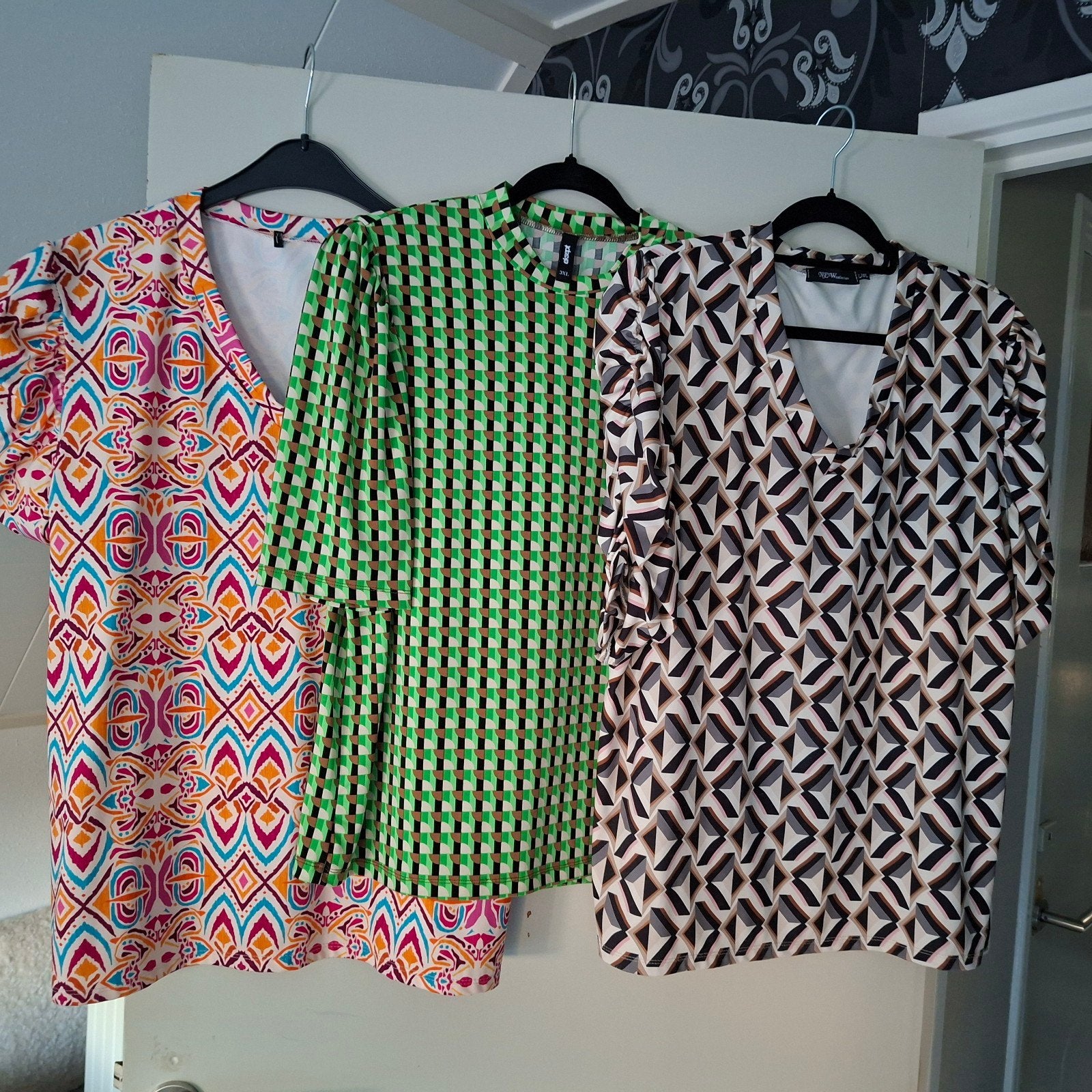 3 Dames T-shirts met print - Maat 3XL, Kleding | Dames, Tops, Meerkleurig, Maat 46/48 (XL) of groter, Ophalen of Verzenden, Zo goed als nieuw