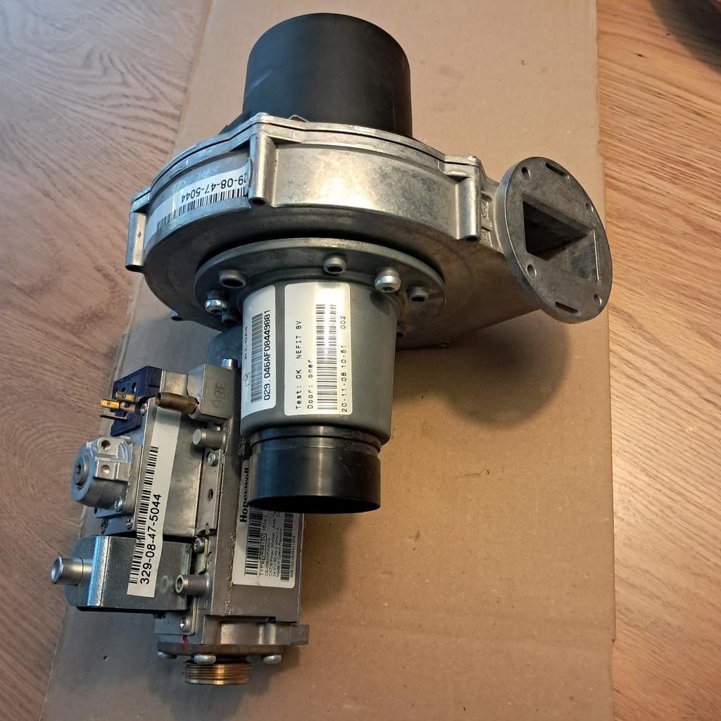 Nefit topline 100KW ventilator 7101454 inclusief gasblok, Doe-het-zelf en Verbouw, Verwarming en Radiatoren, Gebruikt, Minder dan 30 cm