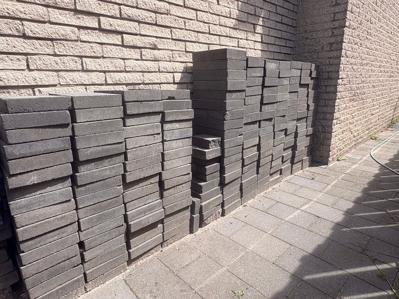 Gratis tegels af te halen, Ophalen, Gebruikt, Beton, Terrastegels
