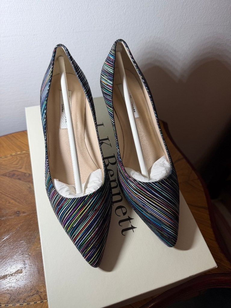 Nieuw! Prachtige unieke damesschoenen, Maat 35, Pumps, Zwart, Nieuw, Ophalen of Verzenden