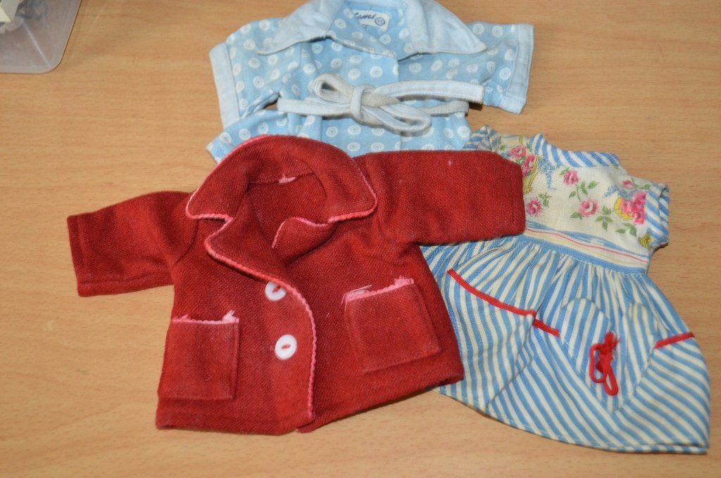 Vintage poppenkleertjes - set van 3, Ophalen of Verzenden, Gebruikt, Kleertjes