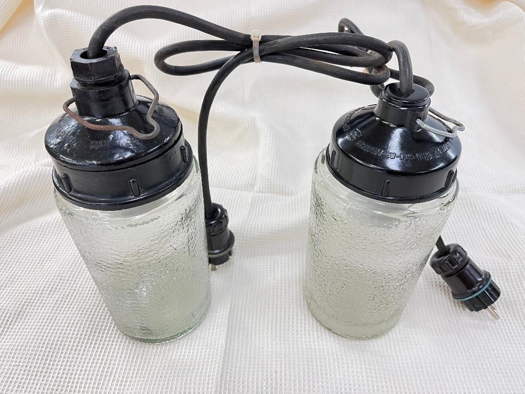 2 oude hanglampjes met bakeliet, hanglamp, lamp, Ophalen
