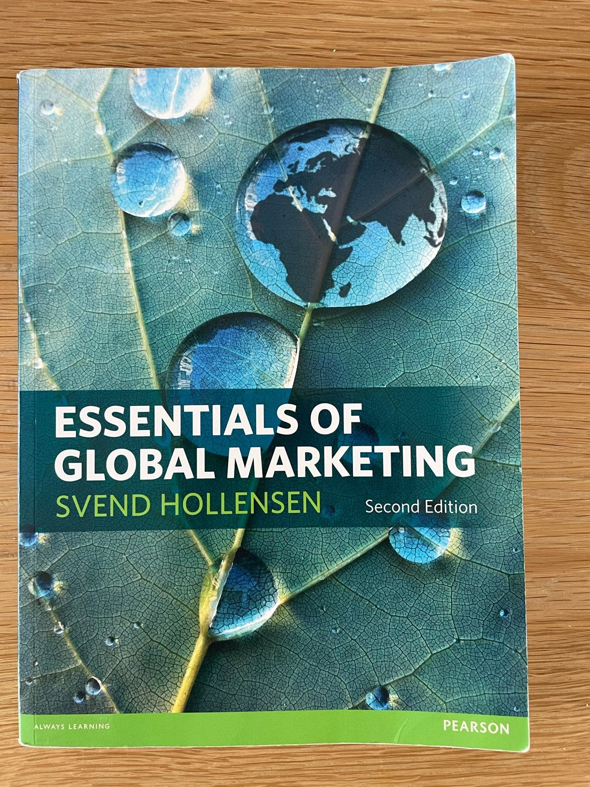 Essentials of Global Marketing - Svend Hollensen, Ophalen of Verzenden, Zo goed als nieuw, Economie en Marketing