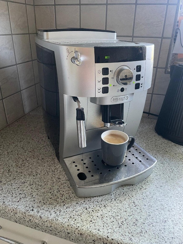 De De'Longhi Magnifica S - Espresso-/koffiemachine, Ophalen, Gebruikt, Espresso apparaat, 4 tot 10 kopjes
