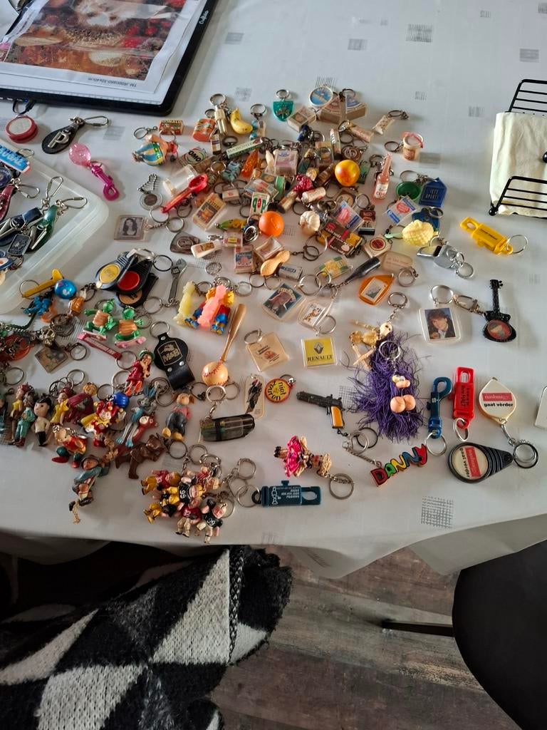 Grote partij oude/vintage sleutelhangers, Ophalen of Verzenden