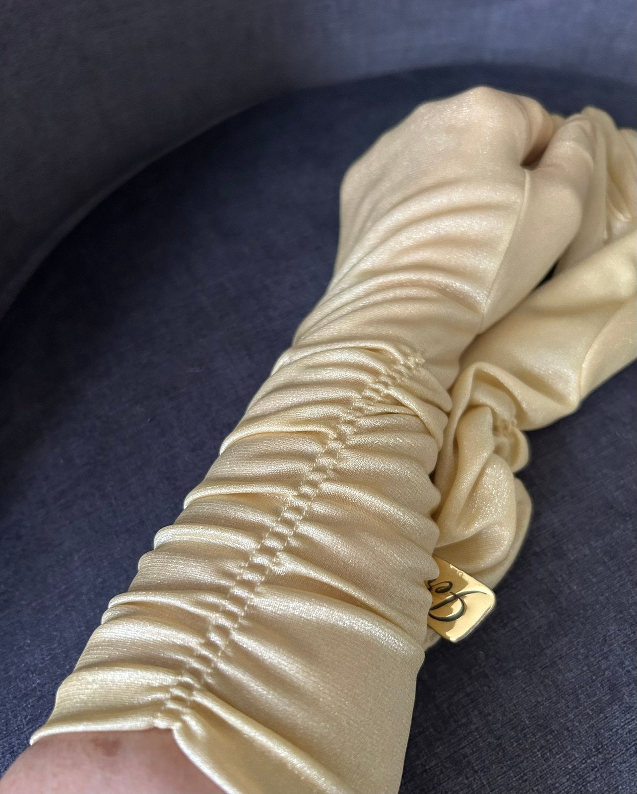 Nieuwe Gala Handschoenen, goudkleurig/geel, Ophalen of Verzenden, Nieuw, Overige maten, Handschoenen