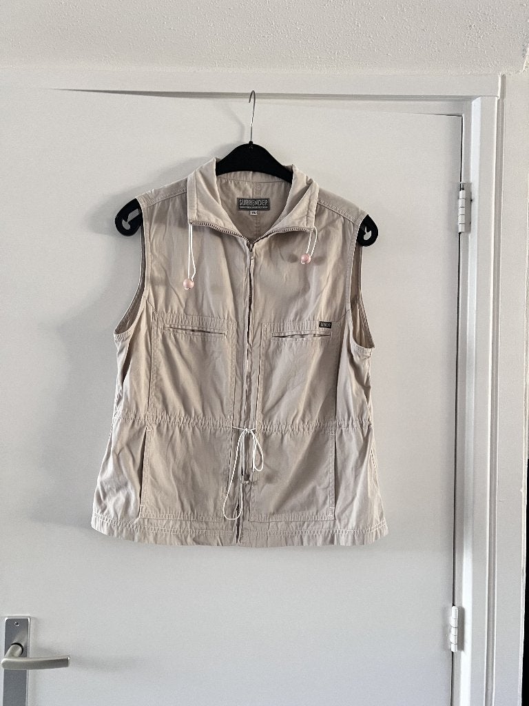 Licht bruine gilet / mouwloze jas van Surrender maat XL, Kleding | Dames, Bodywarmers, Surrender, Beige, Maat 46/48 (XL) of groter