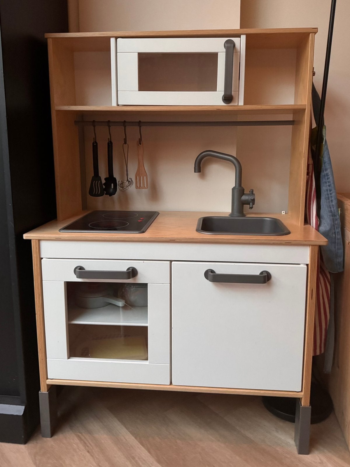 IKEA DUKTIG speelkeuken + accessoires + werkende kookplaat, Ophalen, Gebruikt, Hout, Speelkeuken
