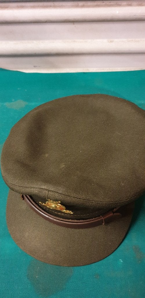 millitaire uni- khaki platte pet mrt officiers embleem, Ophalen of Verzenden, 'T Olde Gre-j, Info@toldegrej.nl, Endepoelstraat 20f Didam