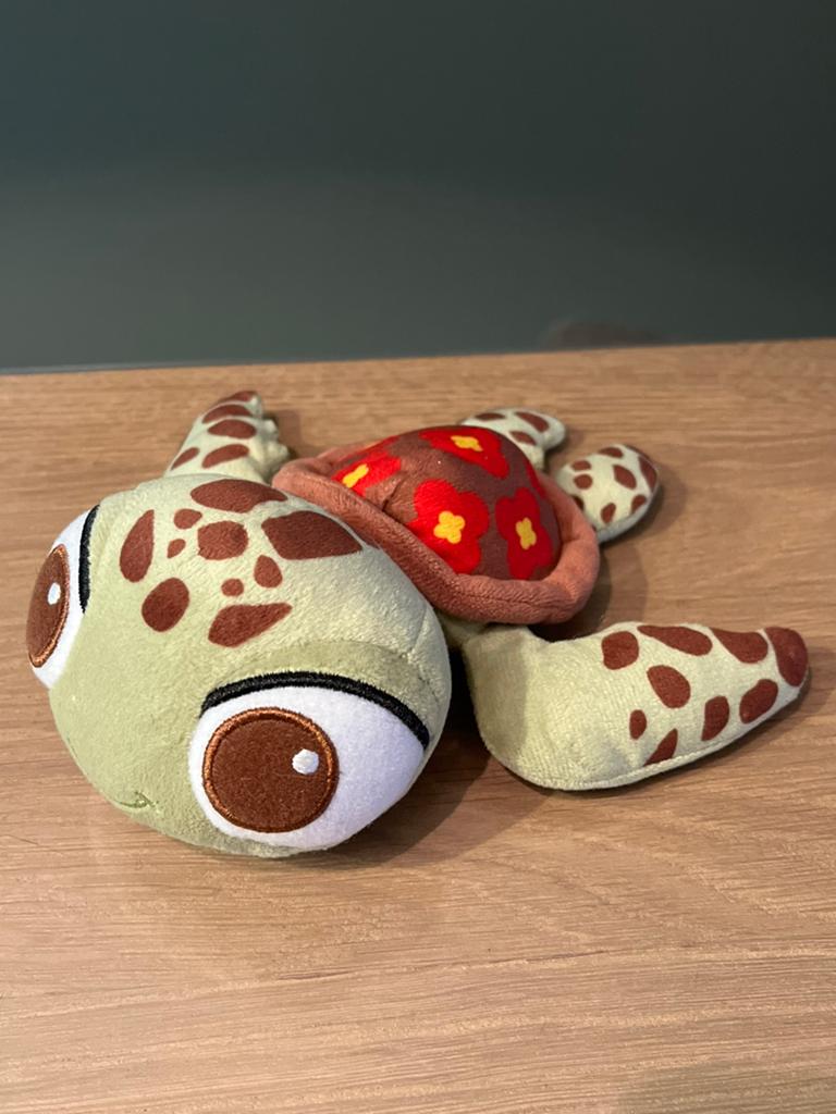Leuke knuffel Squirt schildpad Finding Nemo Disney Pixar, Ophalen of Verzenden, Zo goed als nieuw, Overige typen