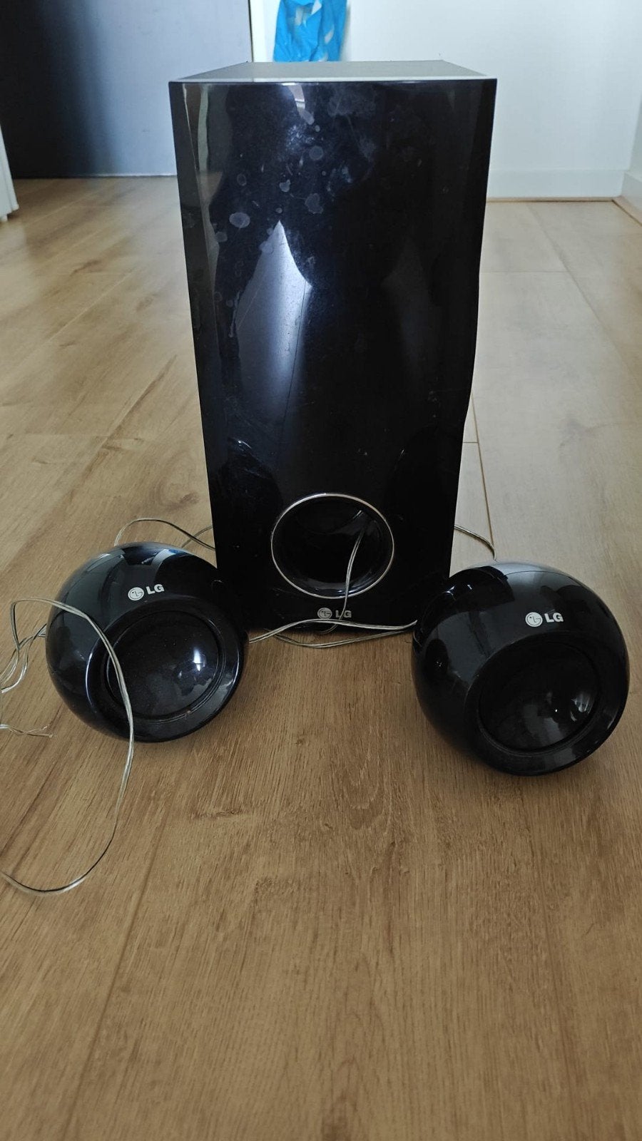 LG 2.1 Speakerset met Subwoofer - Gebruikt, Geschikt voor surround/home cinema, Ophalen of Verzenden, Gebruikt, Speakerset