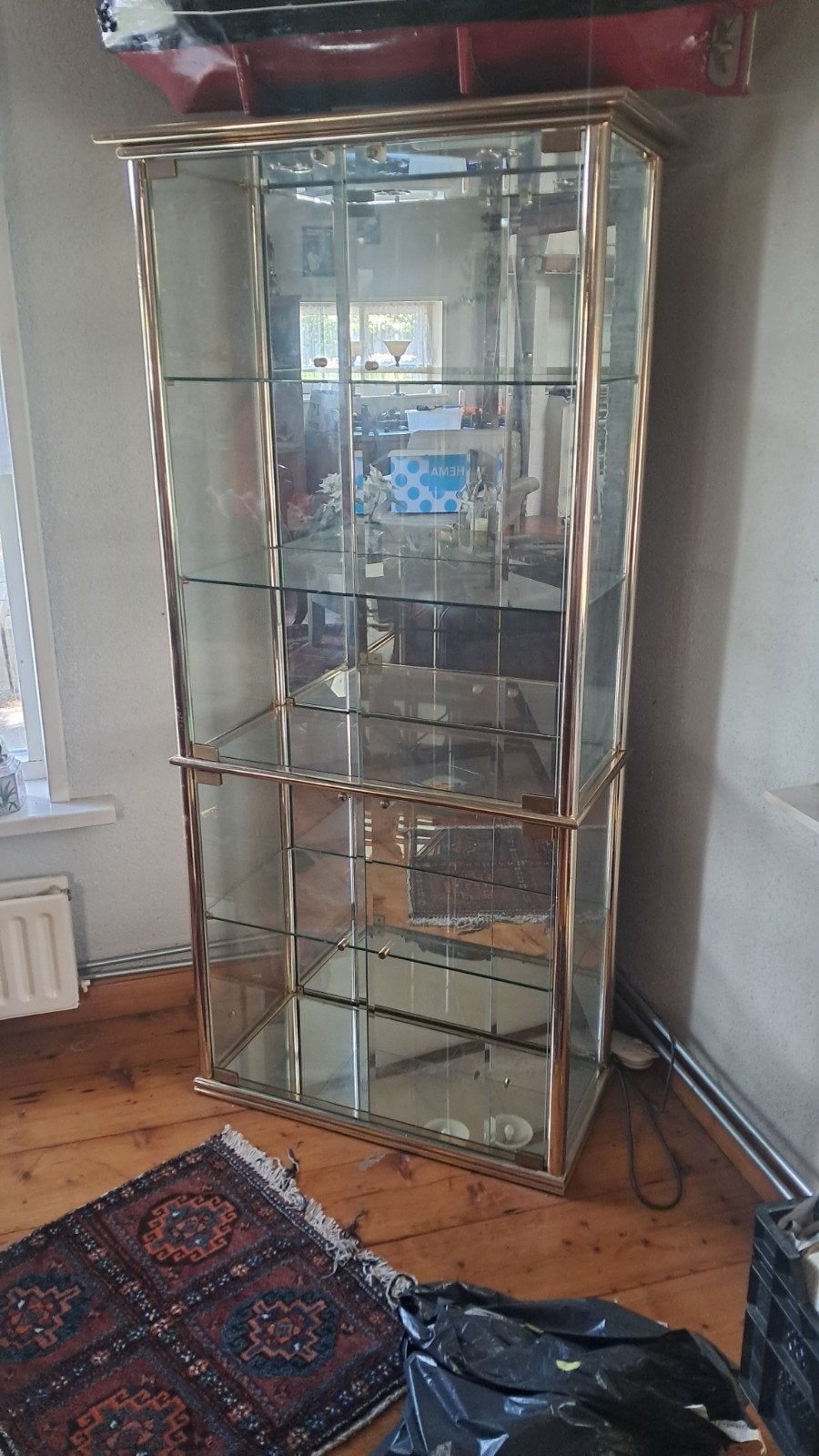 Glazen vitrinekast met gouden frame, Met plank(en), Gebruikt, Glas, Klassiek, Modern