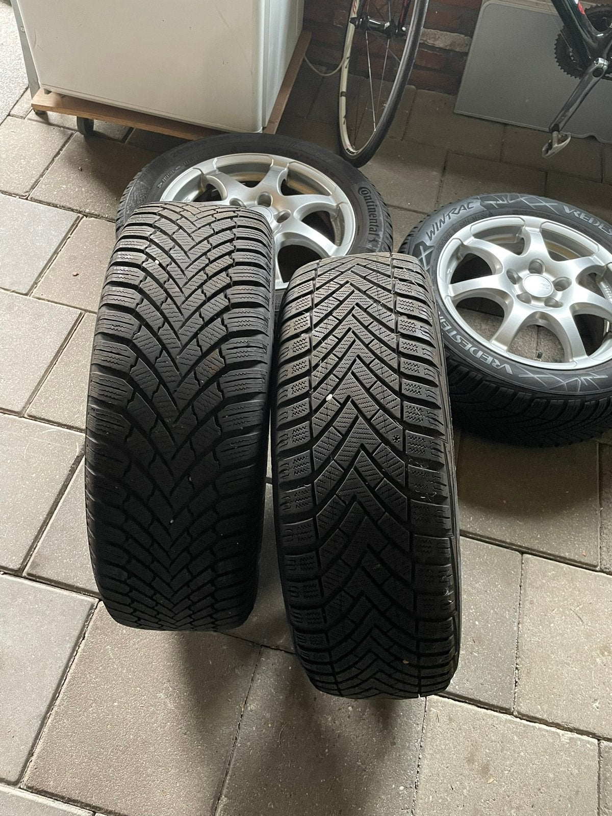 Complete winterbanden Toyota Auris 205/55 R16, Auto-onderdelen, Ophalen, Gebruikt, 16 inch, Banden en Velgen