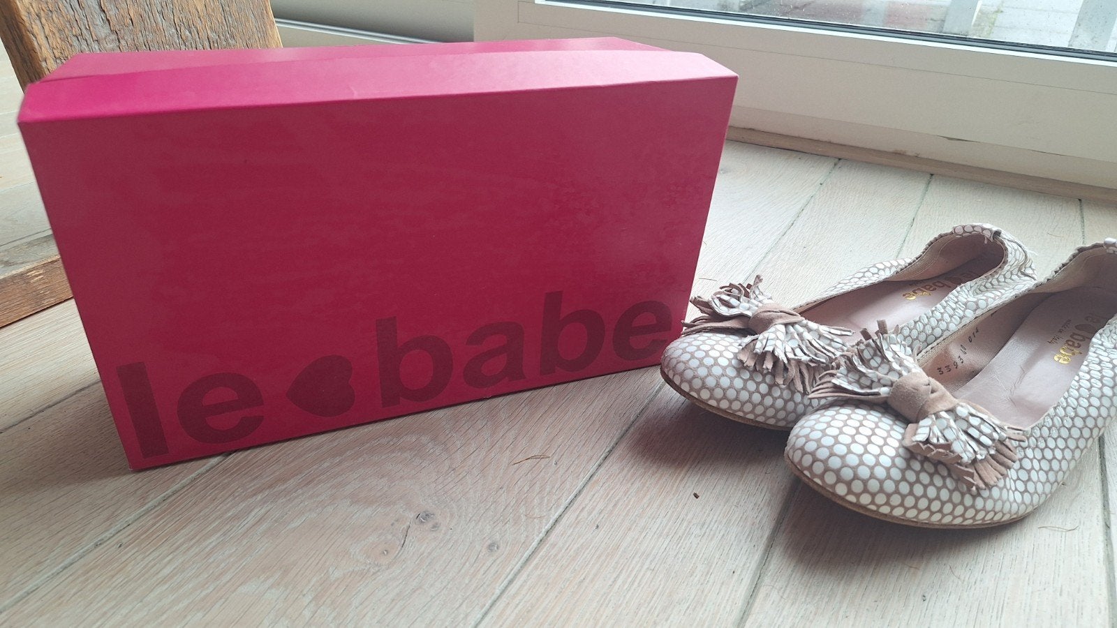 Le Babe. leuke, feestelijke pumps. maat 40, Overige kleuren, Ophalen of Verzenden, Le babe, Gedragen