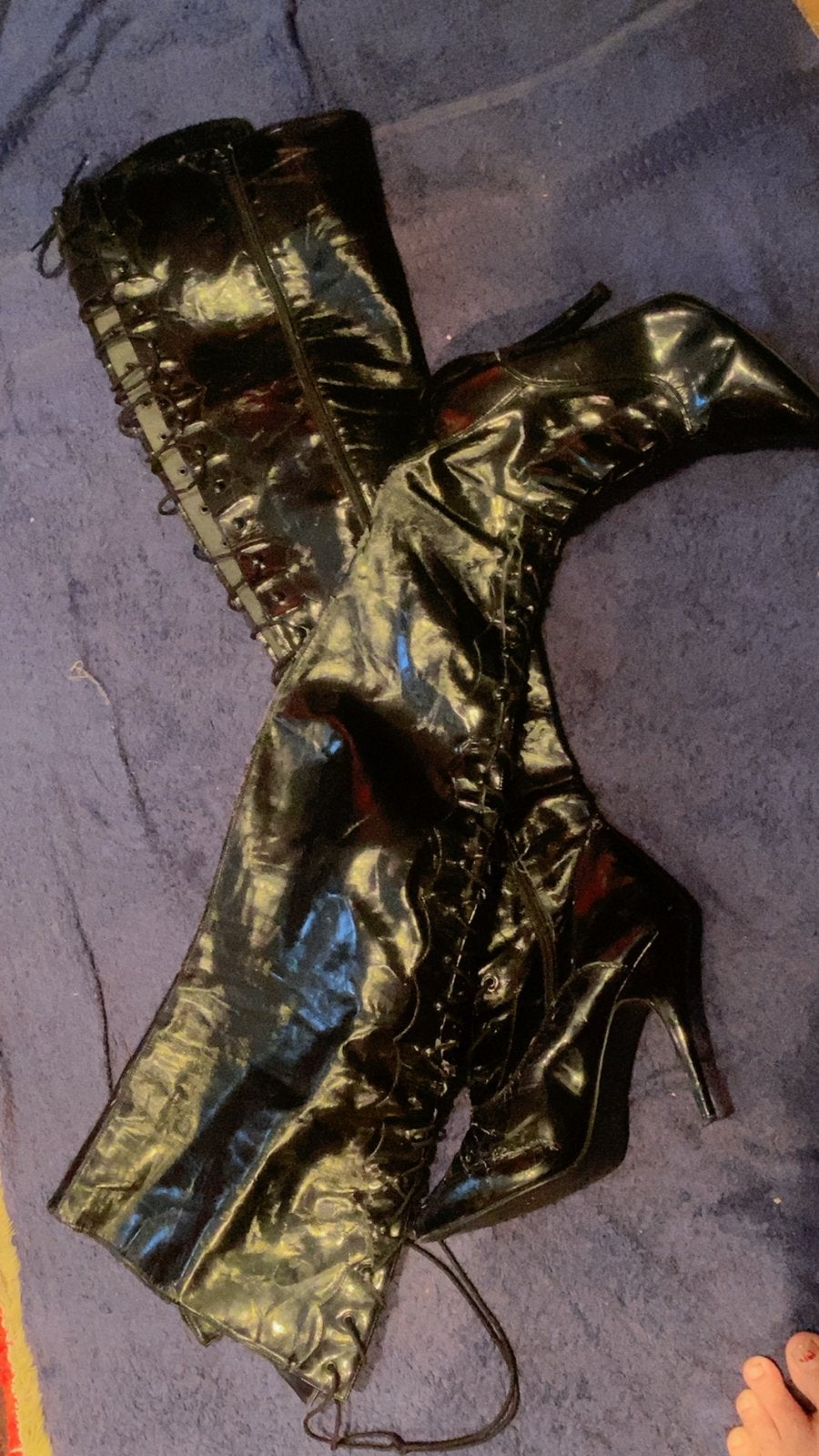 Zwarte lakleren  kinkyoverknee laarzen met hoge hak, Ophalen of Verzenden, Gedragen, Zwart, Hoge laarzen
