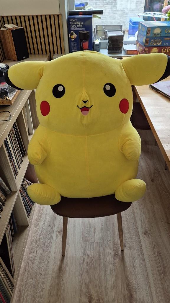 Pikachu of Snorlax  knuffel, Ophalen, Zo goed als nieuw, Overige typen, Groot (groter dan 80 cm)