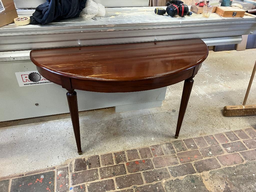 empire tafel, Ophalen