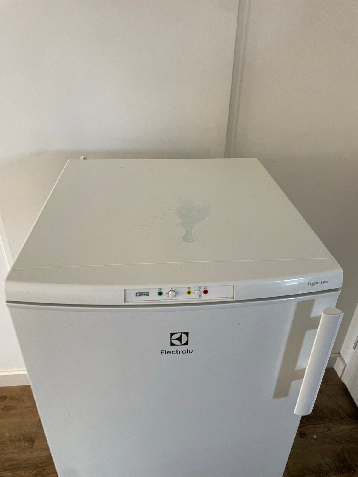 Electrolux RUF1900AOW Vriezer 168L A+, Witgoed en Apparatuur, Koelkasten en IJskasten, Ophalen, 150 tot 200 liter, Gebruikt, Met aparte vriezer