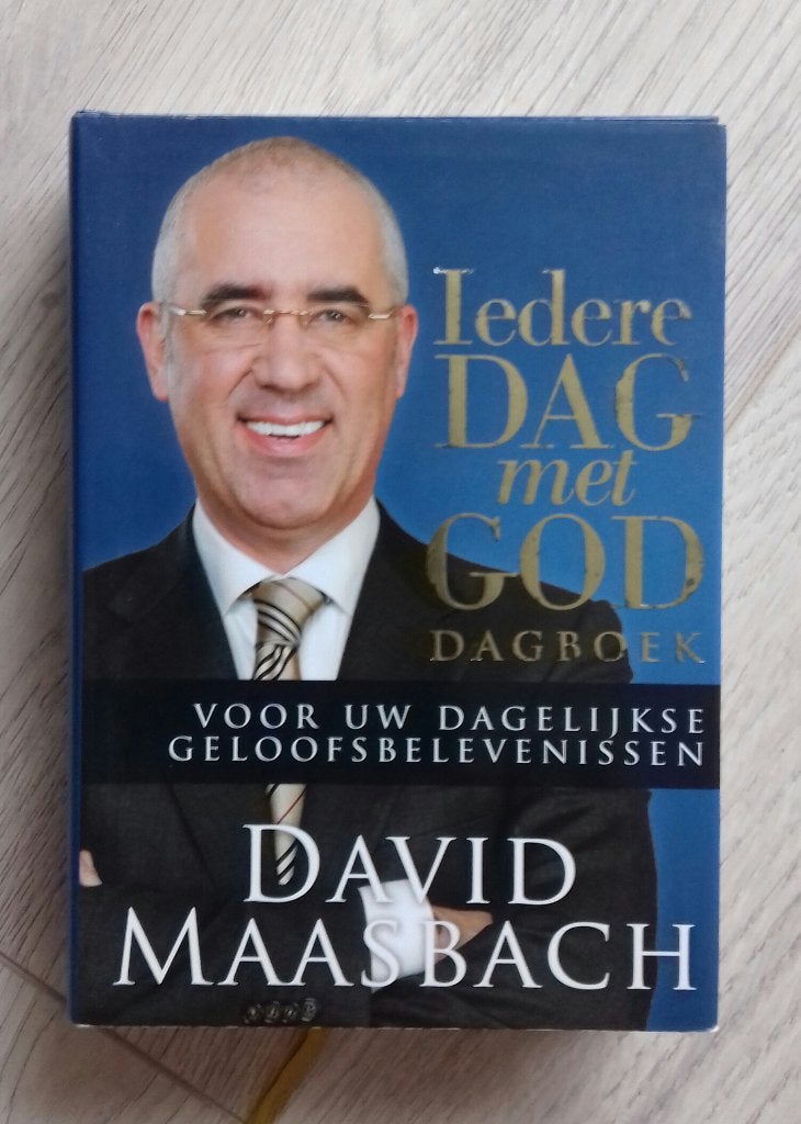 'Iedere dag met God' van David Maasbach, dagboek, 8 euro, Boeken, Ophalen, Christendom | Protestants, Zo goed als nieuw, David Maasbach