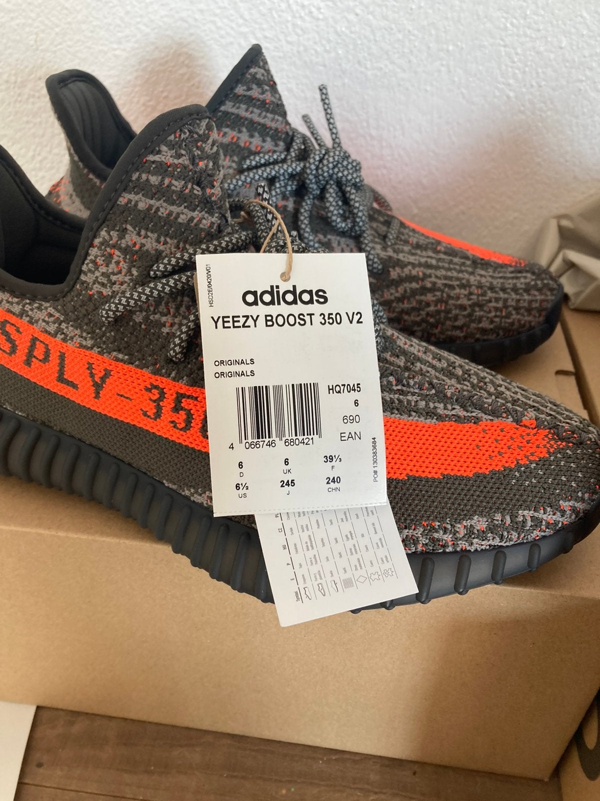 Nieuw in doos bon is aanwezig yeezy boost 350 sply 39 1/3, Ophalen of Verzenden, Zo goed als nieuw, Sneakers of Gympen